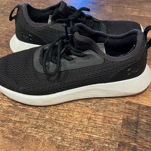 Black Under Armor Tennis Shoes